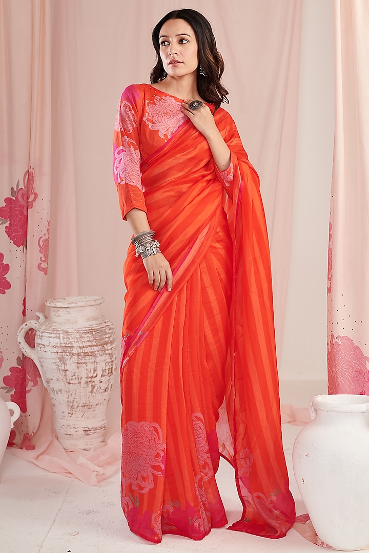 Red Organza Digital Printed Saree Set by Negra Elegante at Pernia's Pop Up Shop