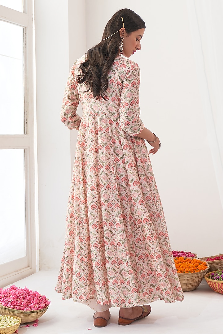 Ivory Hand Embroidered Anarkali Set by Negra Elegante at Pernia's Pop Up Shop