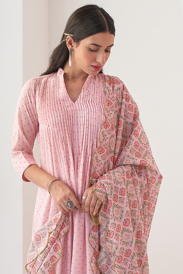Powder Pink Printed A-Line Kurta Set by Negra Elegante at Pernia's Pop Up Shop