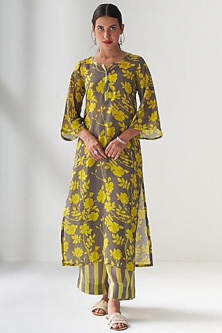 Grey Printed Kurta Set by Negra Elegante