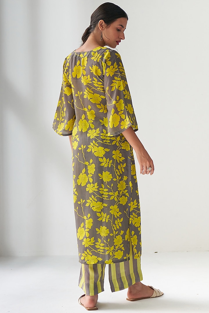 Grey Printed Kurta Set by Negra Elegante at Pernia's Pop Up Shop