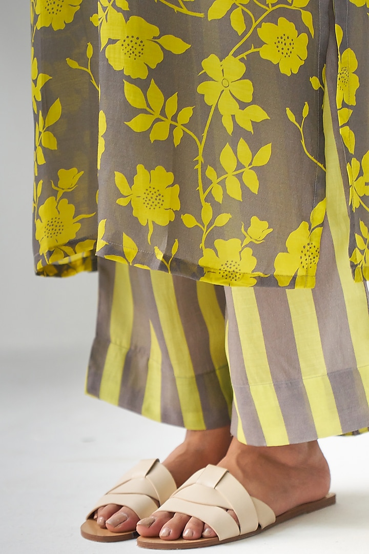Grey Printed Kurta Set by Negra Elegante at Pernia's Pop Up Shop