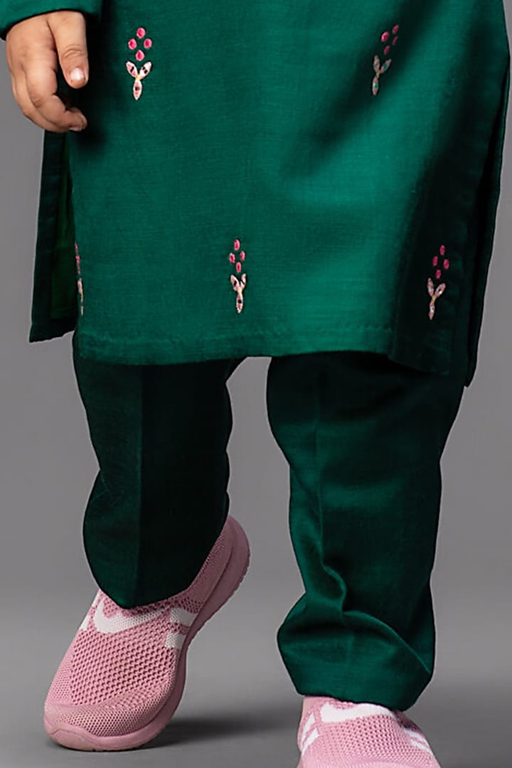 Emerald Green Embroidered Kurta Set For Boys by Neha Gursahani Kids at  Pernia's Pop Up Shop