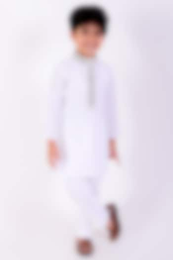 White Cotton Linen Thread Embroidered Kurta Set For Boys by Neha Gursahani Kids