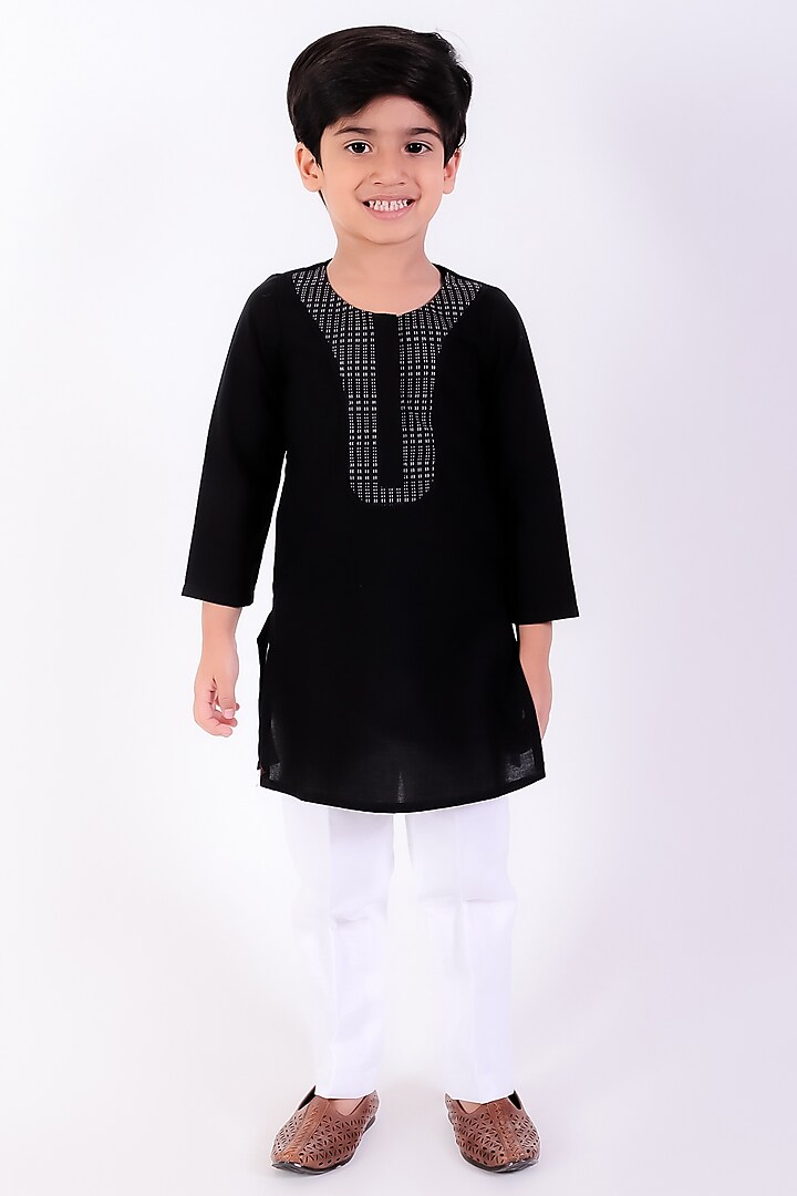 Black Cotton Linen Kurta Set For Boys by Neha Gursahani Kids at Pernia's Pop Up Shop