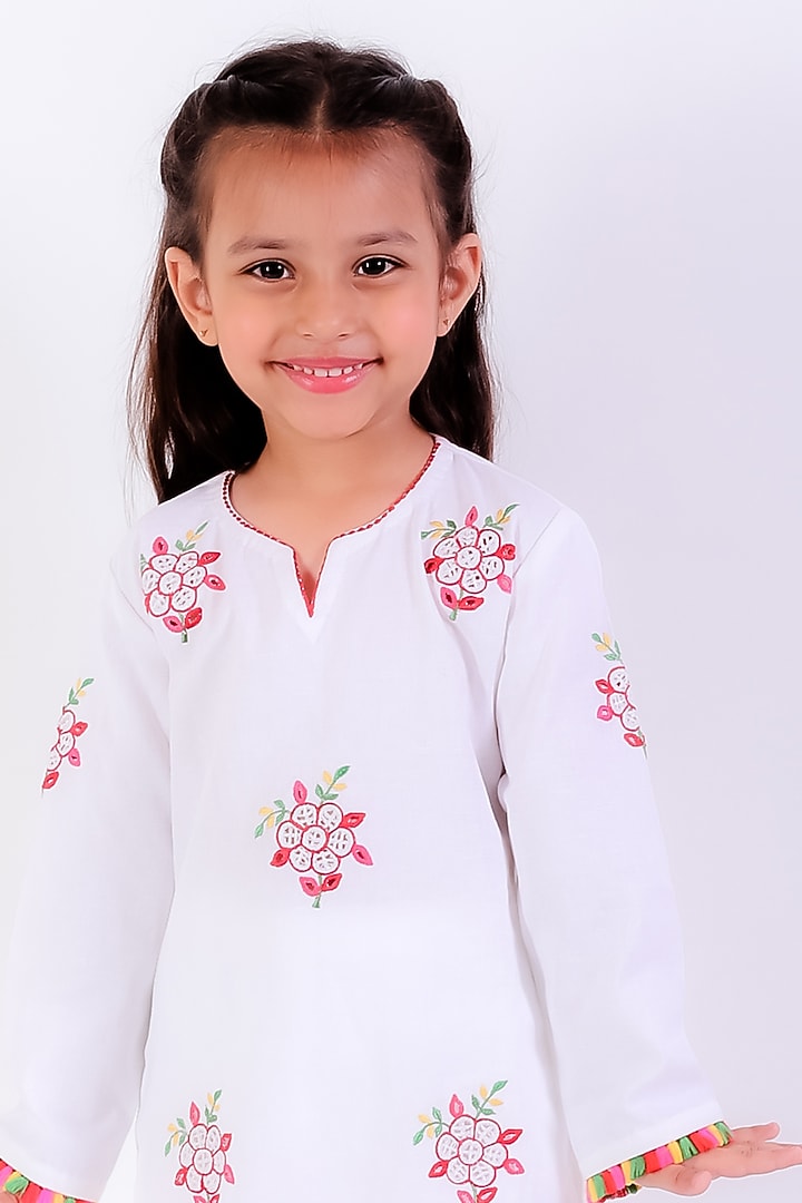 Ivory Cotton Linen Motif Embroidered Kurta Set For Girls by Neha Gursahani Kids at Pernia's Pop Up Shop
