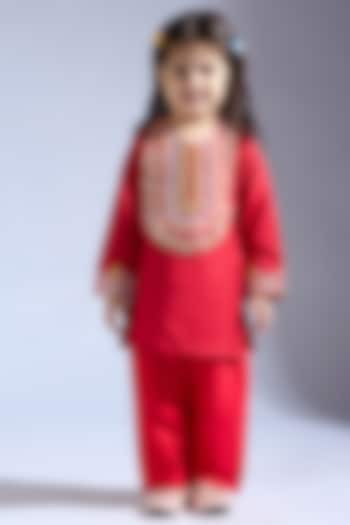Red Spun Silk Mirror & Thread Embroidered Kurta Set For Girls by Neha Gursahani Kids at Pernia's Pop Up Shop