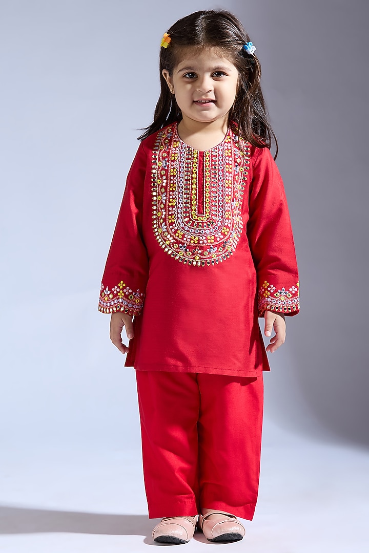 Red Spun Silk Mirror & Thread Embroidered Kurta Set For Girls by Neha Gursahani Kids at Pernia's Pop Up Shop