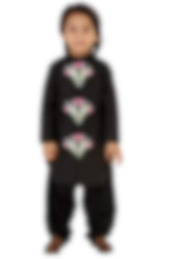 Black Embroidered Kurta Set For Boys by Neha Gursahani Kids