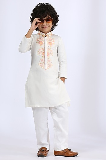 Ivory Embroidered Kurta Set For Boys by Neha Gursahani Kids at Pernia's Pop Up Shop