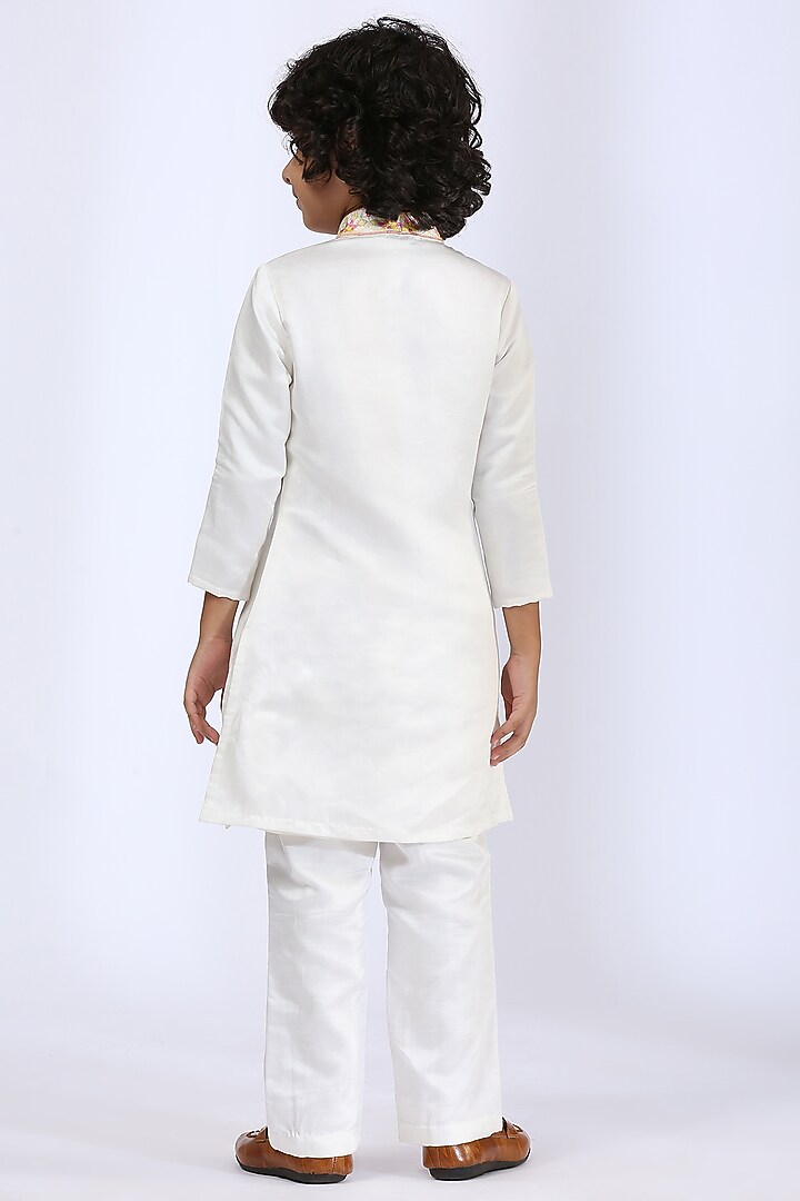 Ivory Embroidered Kurta Set For Boys by Neha Gursahani Kids at Pernia's Pop Up Shop