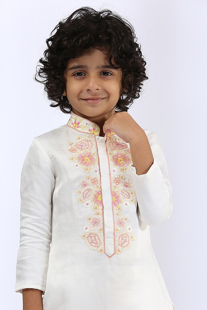 Ivory Embroidered Kurta Set For Boys by Neha Gursahani Kids at Pernia's Pop Up Shop