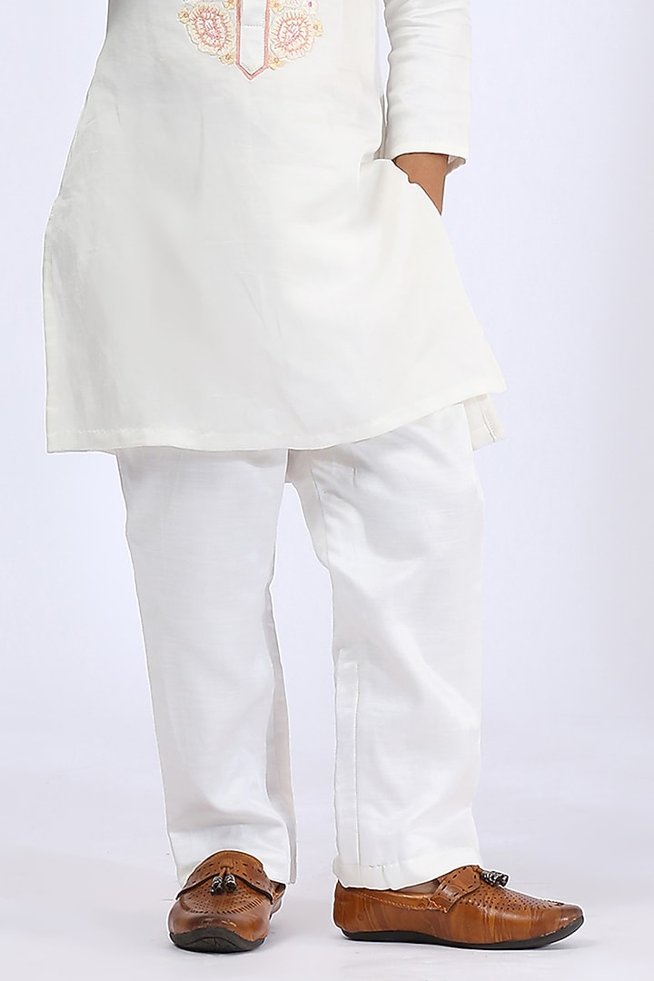 Ivory Embroidered Kurta Set For Boys by Neha Gursahani Kids at Pernia's Pop Up Shop