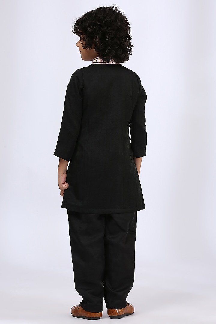 Black Embroidered Kurta Set For Boys by Neha Gursahani Kids at Pernia's Pop Up Shop