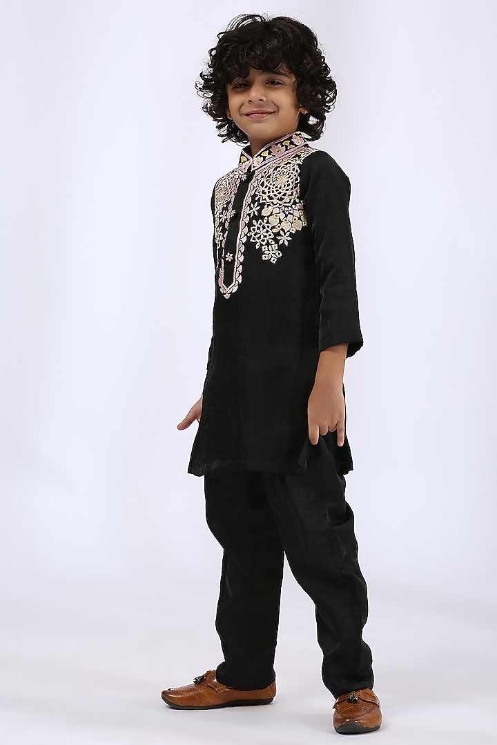 Black Embroidered Kurta Set For Boys by Neha Gursahani Kids at Pernia's Pop Up Shop