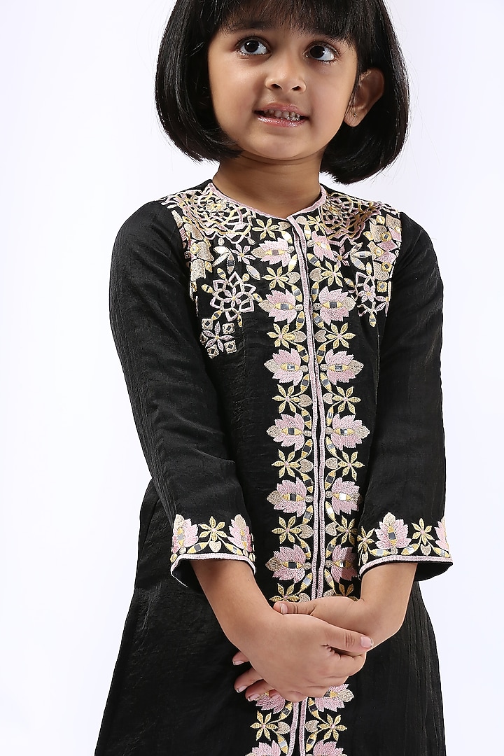 Black Satin Linen Kurta Set For Girls by Neha Gursahani Kids at Pernia's Pop Up Shop