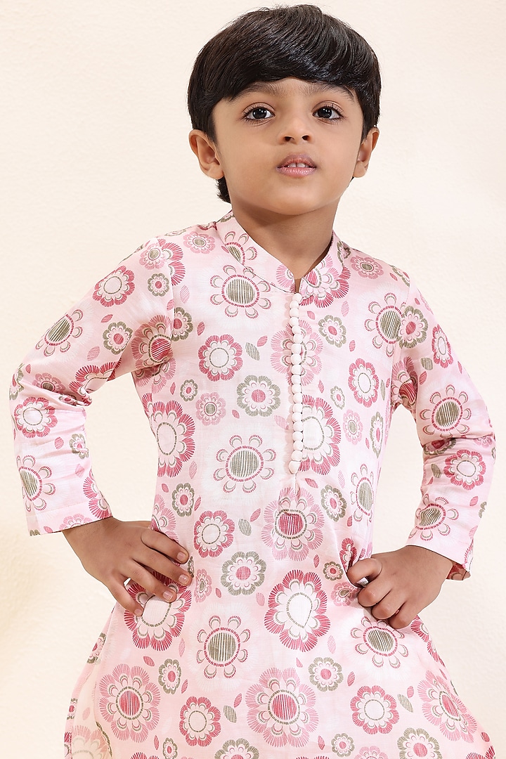 Pink Satin Linen Printed Kurta Set For Boys by Neha Gursahani Kids at Pernia's Pop Up Shop