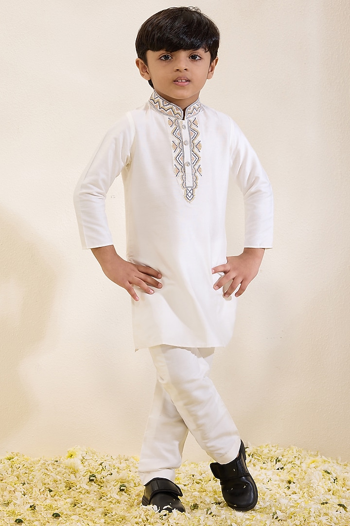 Ivory Spun Silk Embroidered Kurta Set For Boys by Neha Gursahani Kids at Pernia's Pop Up Shop