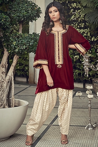 Maroon & Ivory Embroidered Kurta Set by Ranian