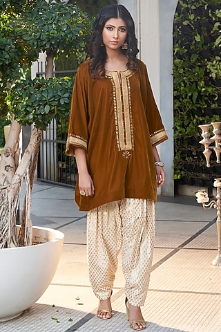 Copper & Ivory Embroidered Kurta Set by Ranian