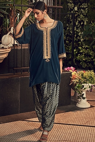 Prussian Blue Embroidered Kurta Set by Ranian