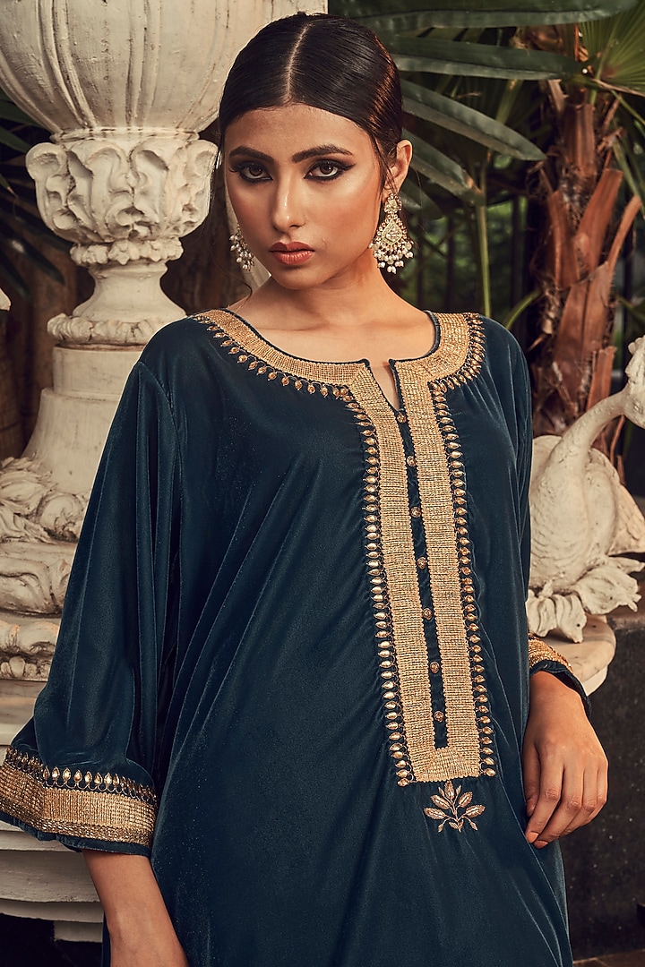 Prussian Blue Embroidered Kurta Set by Ranian at Pernia's Pop Up Shop
