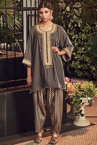 Grey Embroidered Kurta Set by Ranian