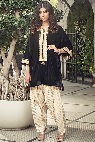 Black & Ivory Embroidered Kurta Set by Ranian