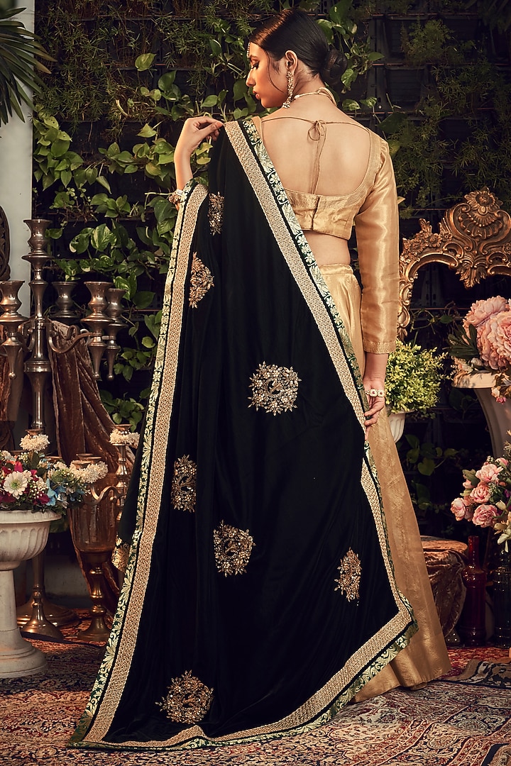 Gold & Emerald Green Zardosi Embroidered Wedding Lehenga Set by Ranian at Pernia's Pop Up Shop