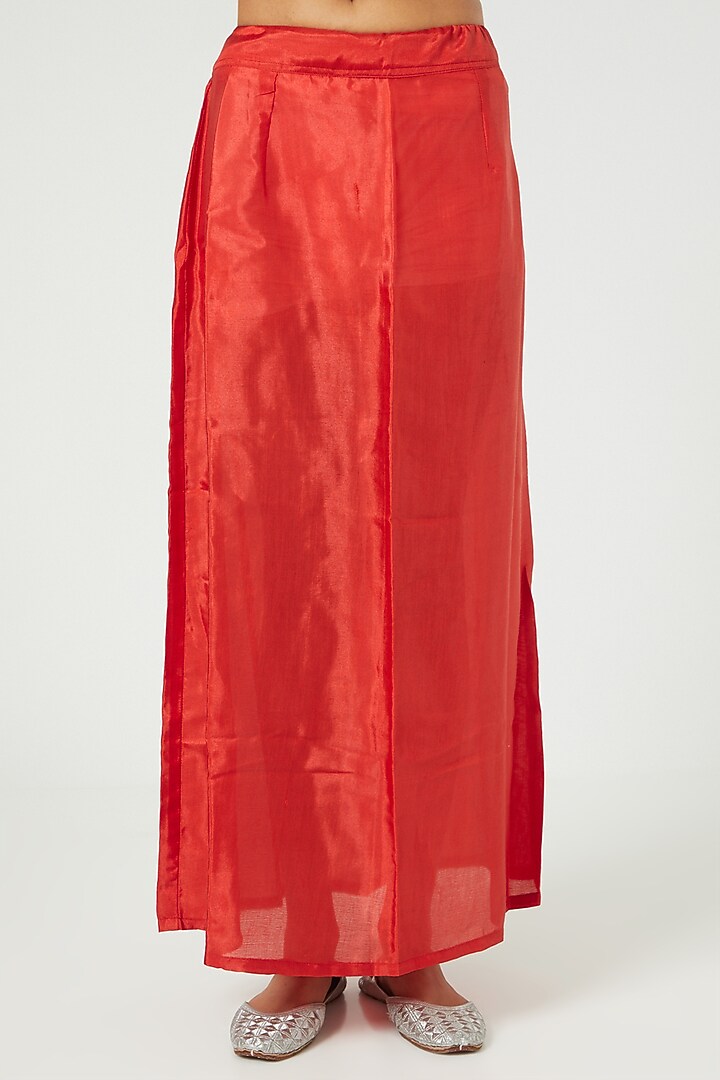 Carmine Red Silk Wedding Saree Set by Ranian at Pernia's Pop Up Shop