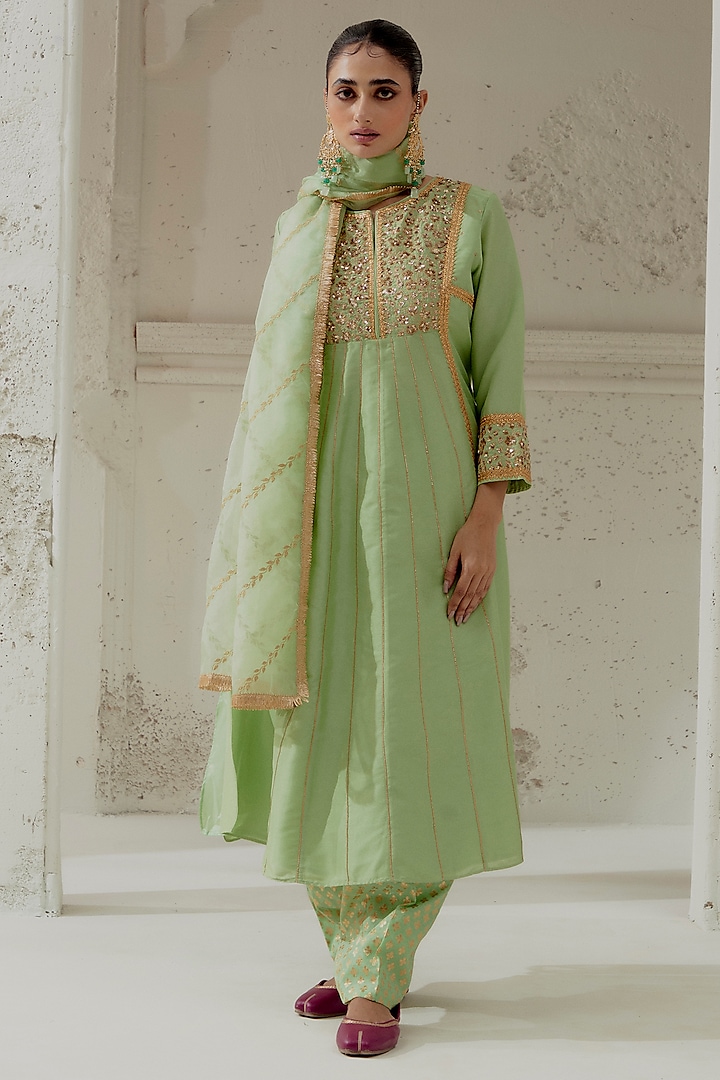 Mint Green Blended Silk Floral Hand Embroidered Kalidar Kurta Set by Ranian at Pernia's Pop Up Shop