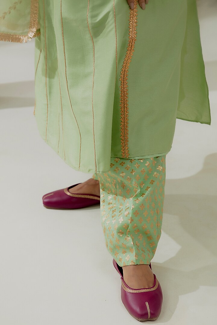 Mint Green Blended Silk Floral Hand Embroidered Kalidar Kurta Set by Ranian at Pernia's Pop Up Shop