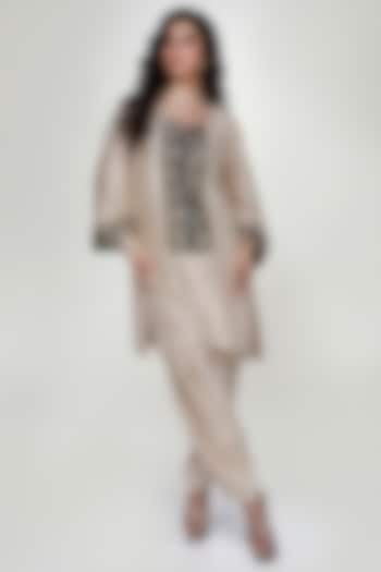 Almond Silk Wrinkled Texture Dogri Kurta Set by Ranian at Pernia's Pop Up Shop