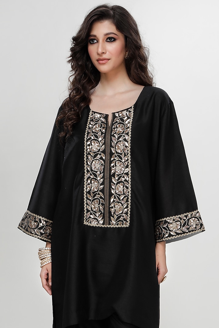 Black Blended Silk Dogri Kurta Set by Ranian at Pernia's Pop Up Shop
