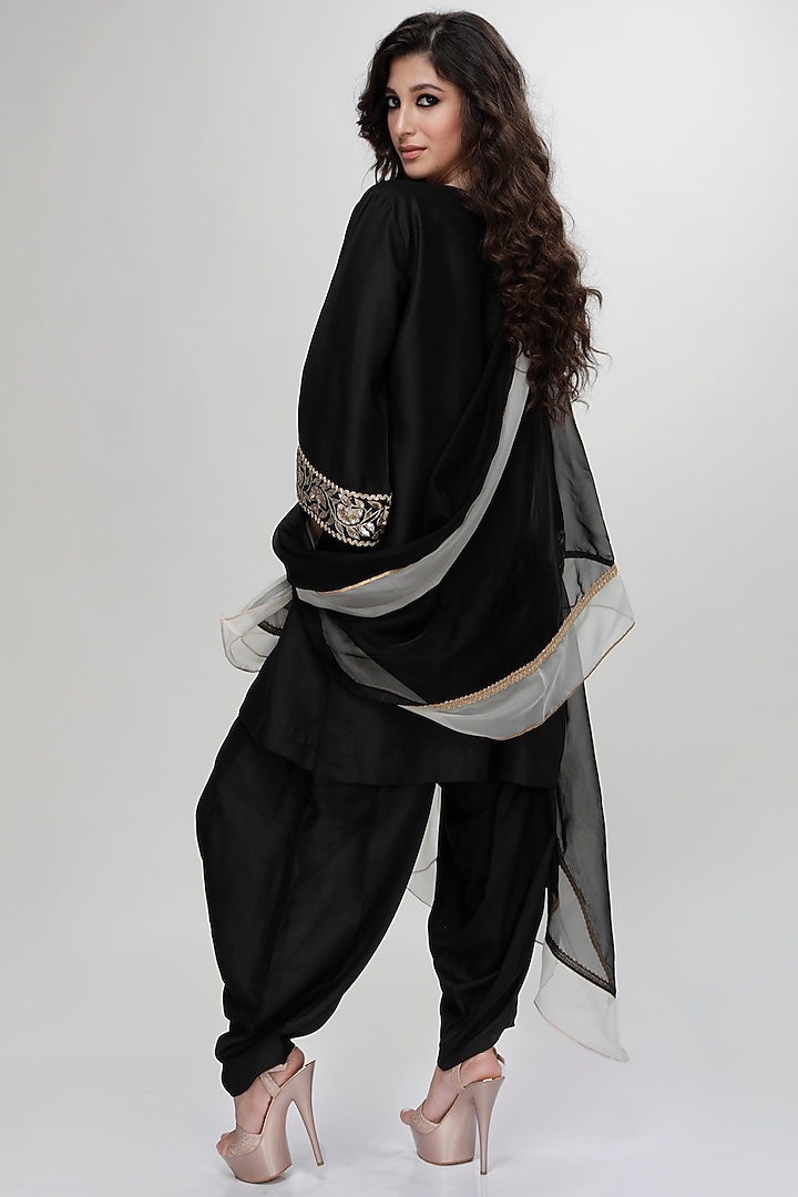 Black Blended Silk Dogri Kurta Set by Ranian at Pernia's Pop Up Shop