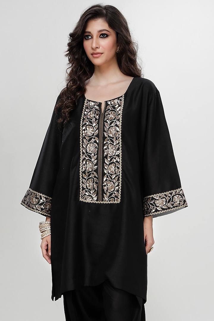 Black Blended Silk Dogri Kurta Set by Ranian at Pernia's Pop Up Shop