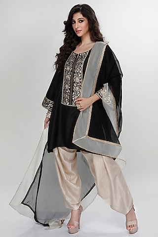 Black Blended Silk Dogri Kurta Set by Ranian