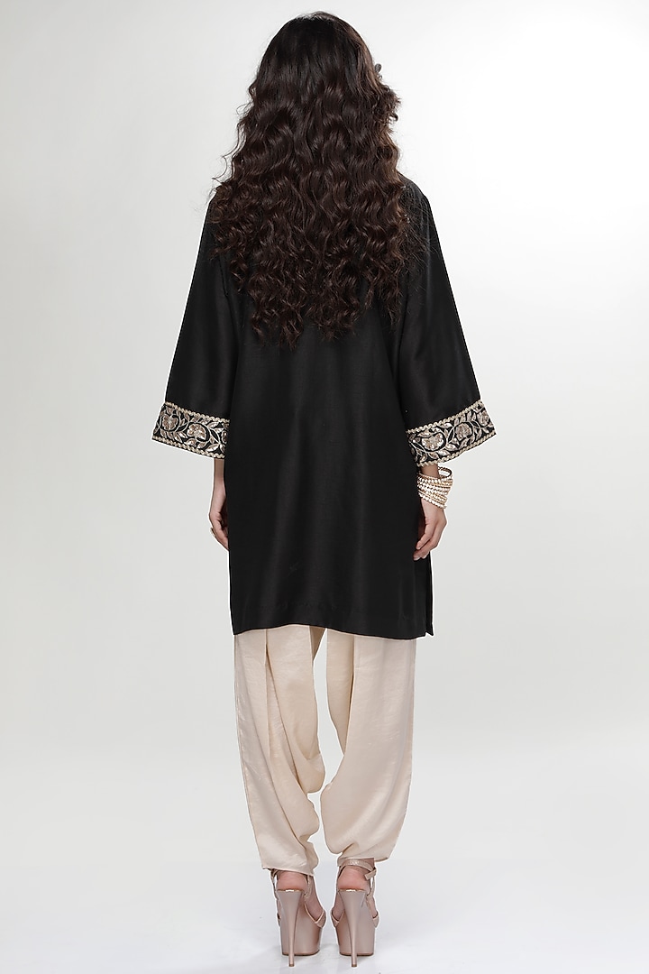 Black Blended Silk Dogri Kurta Set by Ranian at Pernia's Pop Up Shop