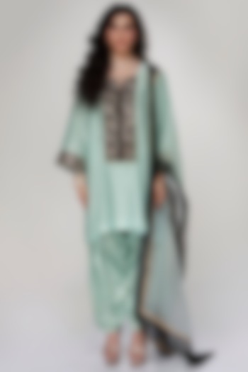 Powder Blue Silk Wrinkled Texture Dogri Kurta Set by Ranian at Pernia's Pop Up Shop