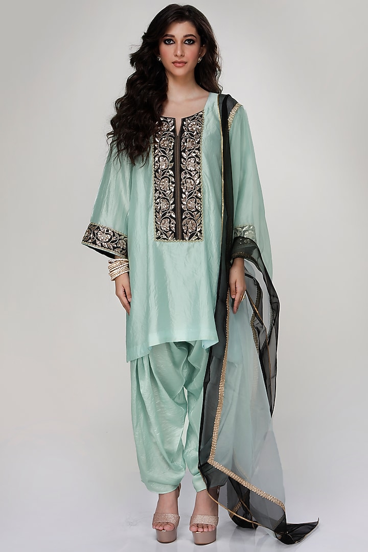 Powder Blue Silk Wrinkled Texture Dogri Kurta Set by Ranian at Pernia's Pop Up Shop