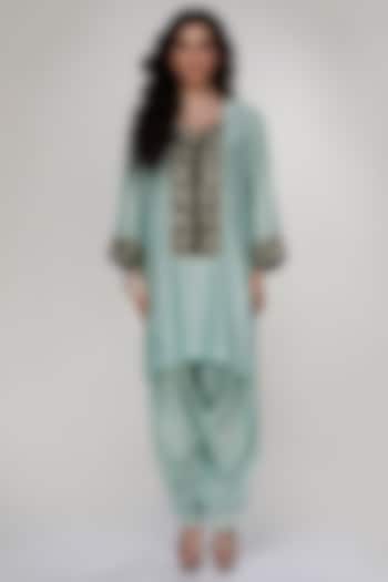 Powder Blue Silk Wrinkled Texture Dogri Kurta Set by Ranian at Pernia's Pop Up Shop