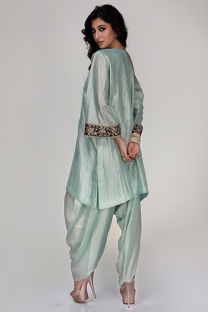 Powder Blue Silk Wrinkled Texture Dogri Kurta Set by Ranian at Pernia's Pop Up Shop