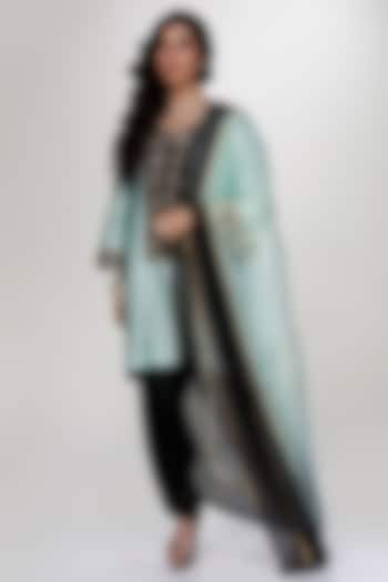 Powder Blue Silk Wrinkled Texture Dogri Kurta Set by Ranian at Pernia's Pop Up Shop