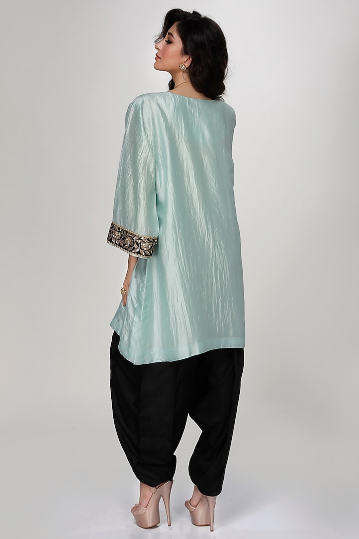 Powder Blue Silk Wrinkled Texture Dogri Kurta Set by Ranian at Pernia's Pop Up Shop