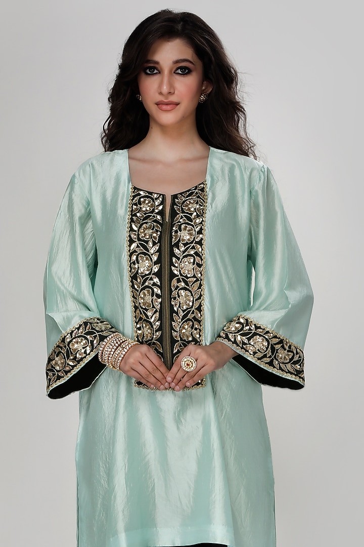 Powder Blue Silk Wrinkled Texture Dogri Kurta Set by Ranian at Pernia's Pop Up Shop