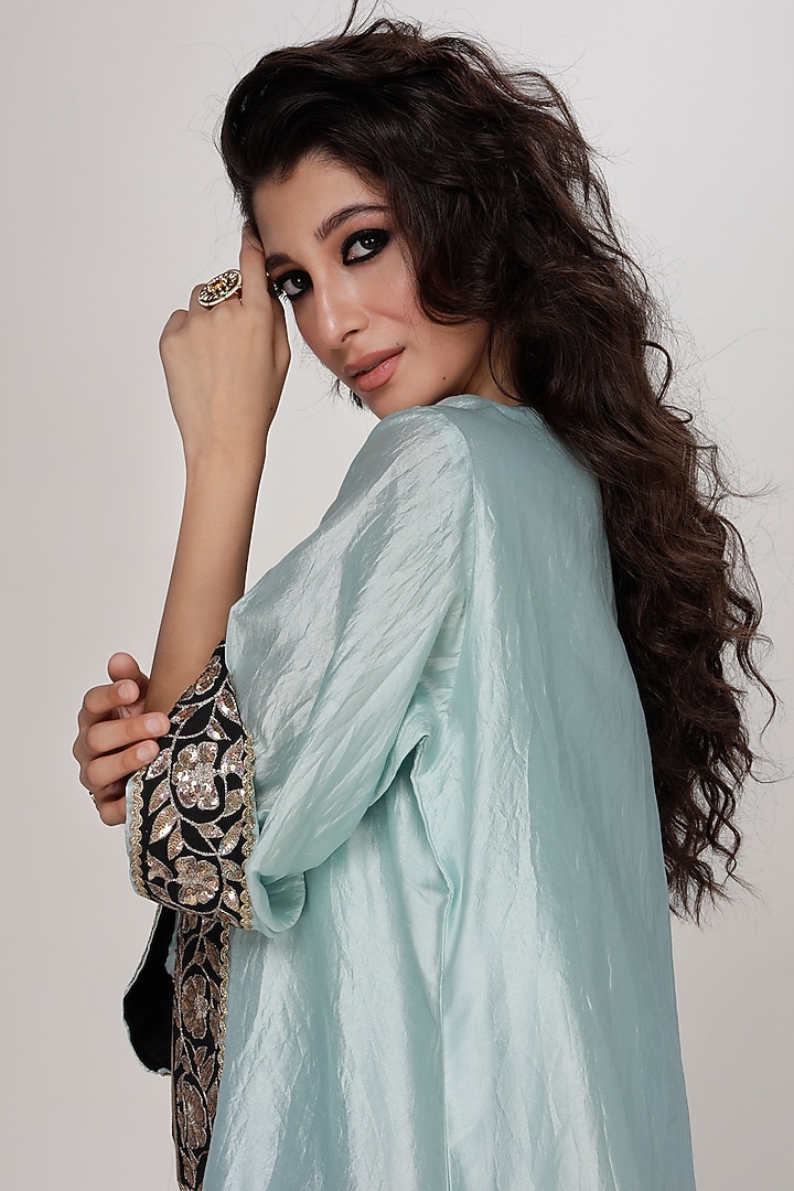 Powder Blue Silk Wrinkled Texture Dogri Kurta Set by Ranian at Pernia's Pop Up Shop
