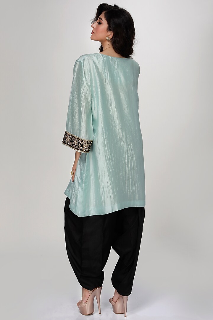 Powder Blue Silk Wrinkled Texture Dogri Kurta Set by Ranian at Pernia's Pop Up Shop