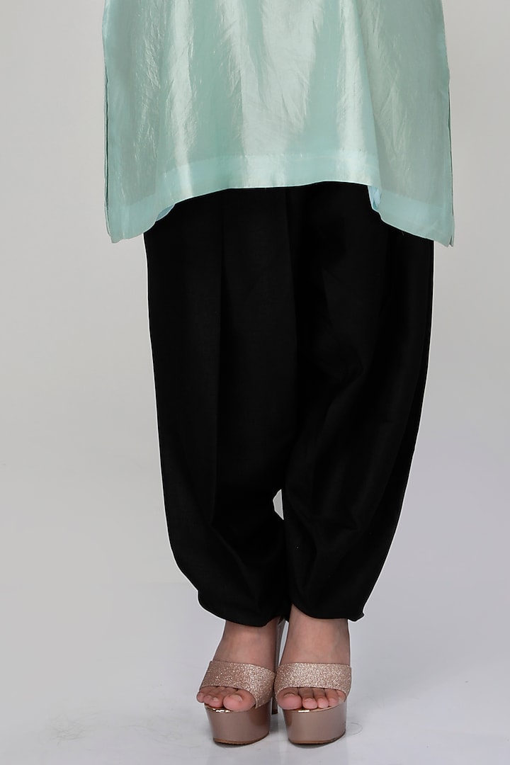 Powder Blue Silk Wrinkled Texture Dogri Kurta Set by Ranian at Pernia's Pop Up Shop