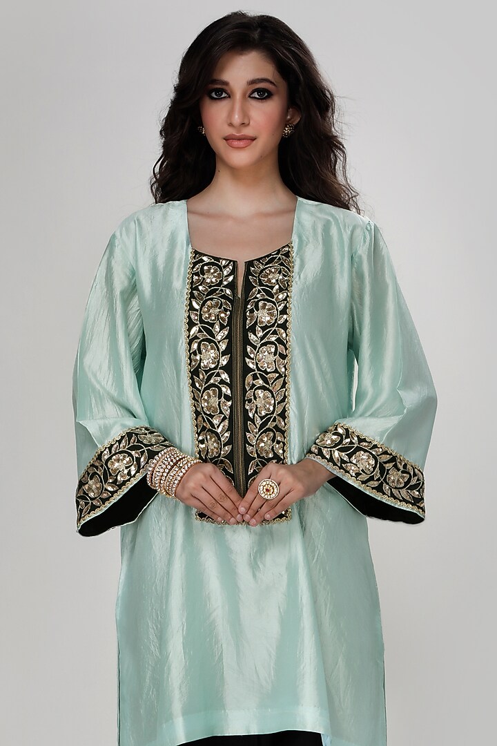 Powder Blue Silk Wrinkled Texture Dogri Kurta Set by Ranian at Pernia's Pop Up Shop