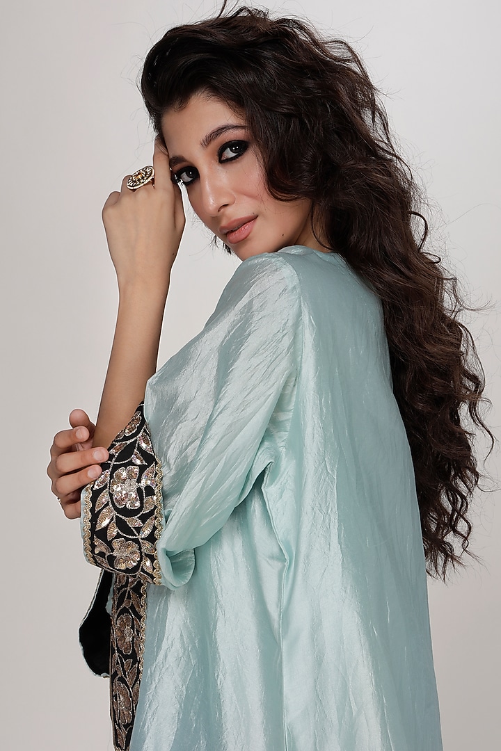Powder Blue Silk Wrinkled Texture Dogri Kurta Set by Ranian at Pernia's Pop Up Shop